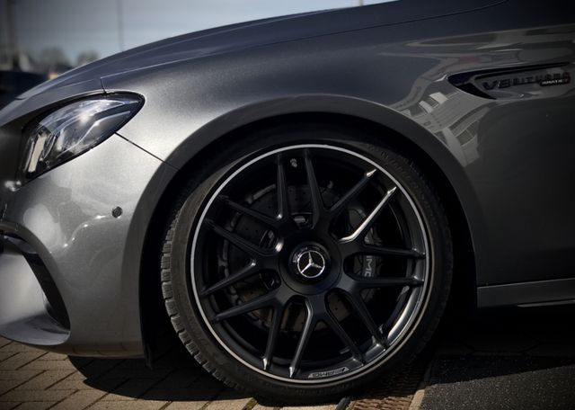 Mercedes Benz E 63 AMG